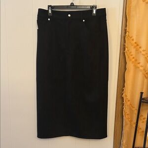 Elegant Black Pencil Skirt